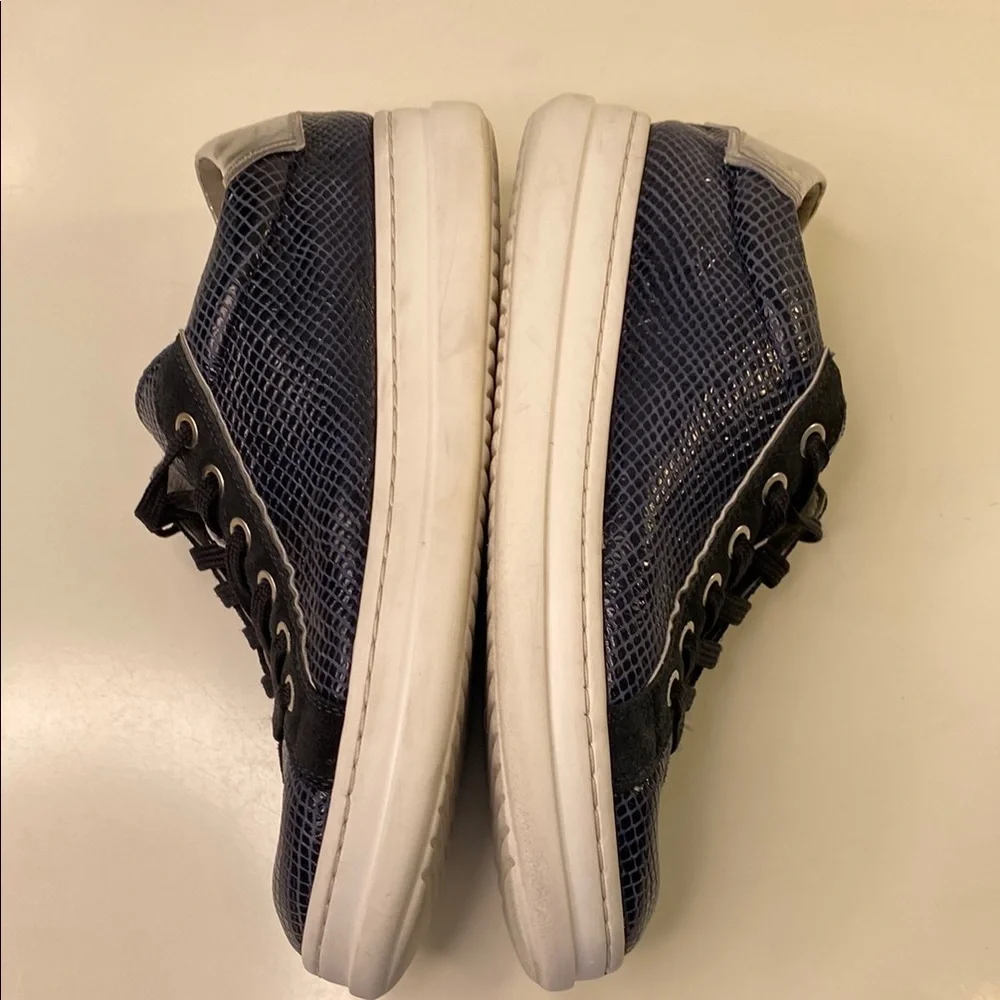 Geox python embossed
